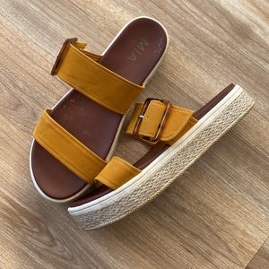 Mia carleen - yellow slide sandal - womens 8.5 - two straps with buckles